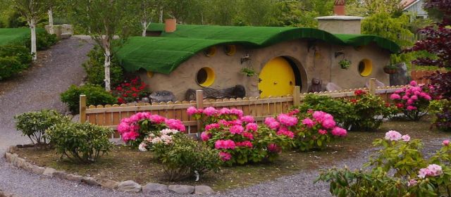 glenview gardens and hobbit house banner image